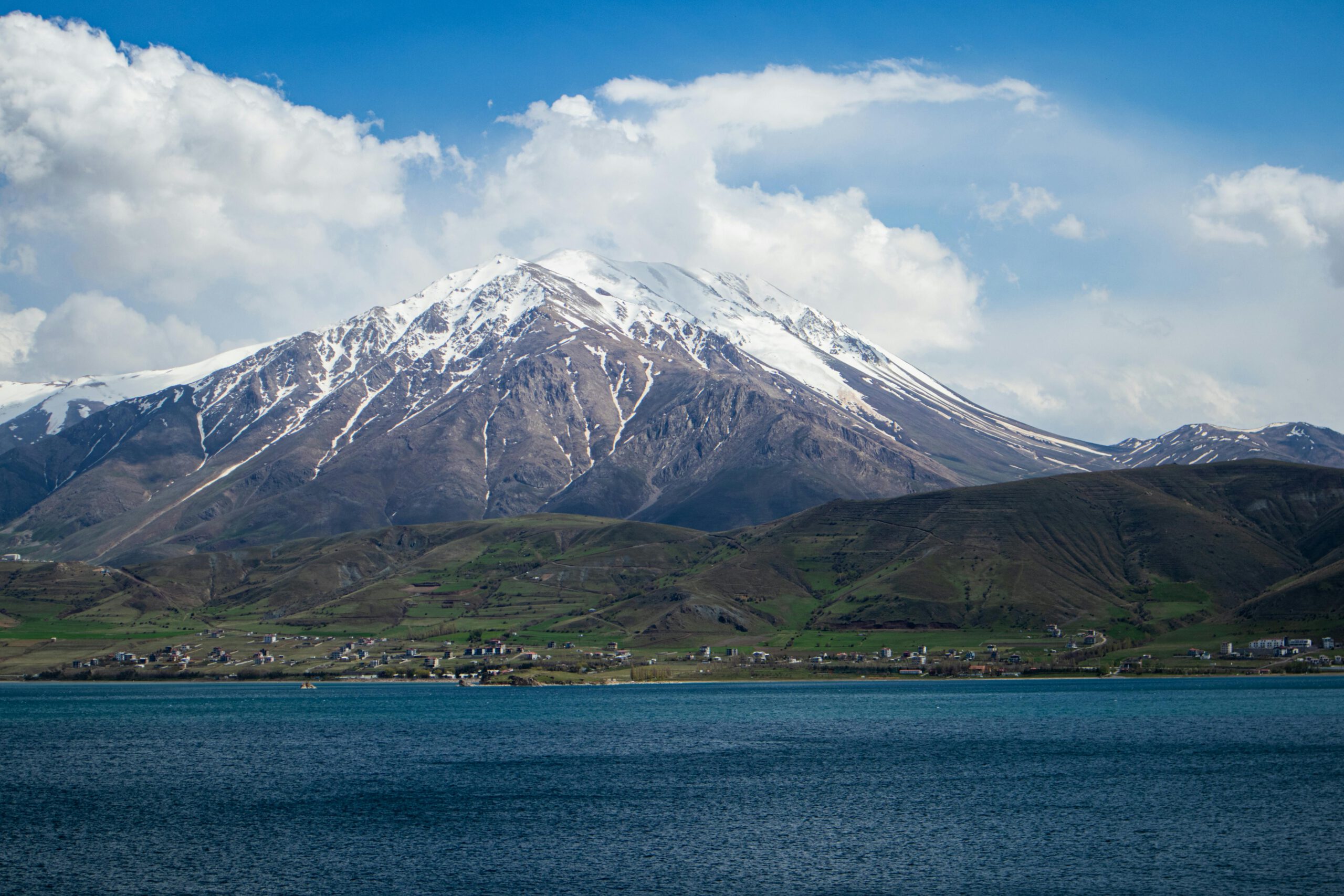 Du Lịch Armenia, chiêm ngưỡng cảnh quan ngoạn mục của núi Ararat