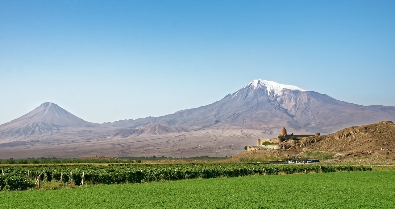 Khor Virap, địa điểm tôn giáo quan trọng trong hành trình Du Lịch Armenia