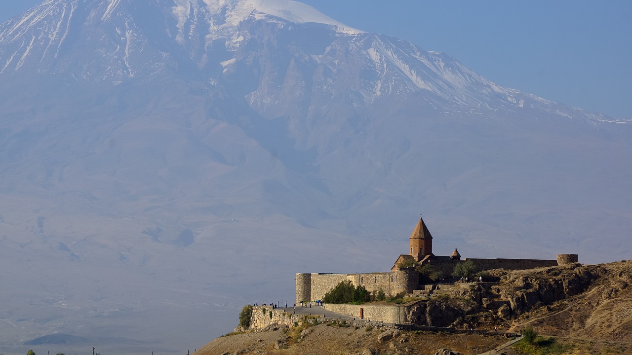 Khor Virap, địa điểm tôn giáo quan trọng trong hành trình Du Lịch Armenia