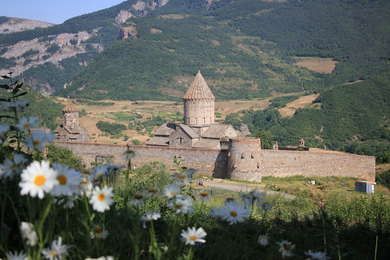 Kiệt Tác Tu Viện Tatev - Điểm Đến Hấp Dẫn Du Lịch Armenia