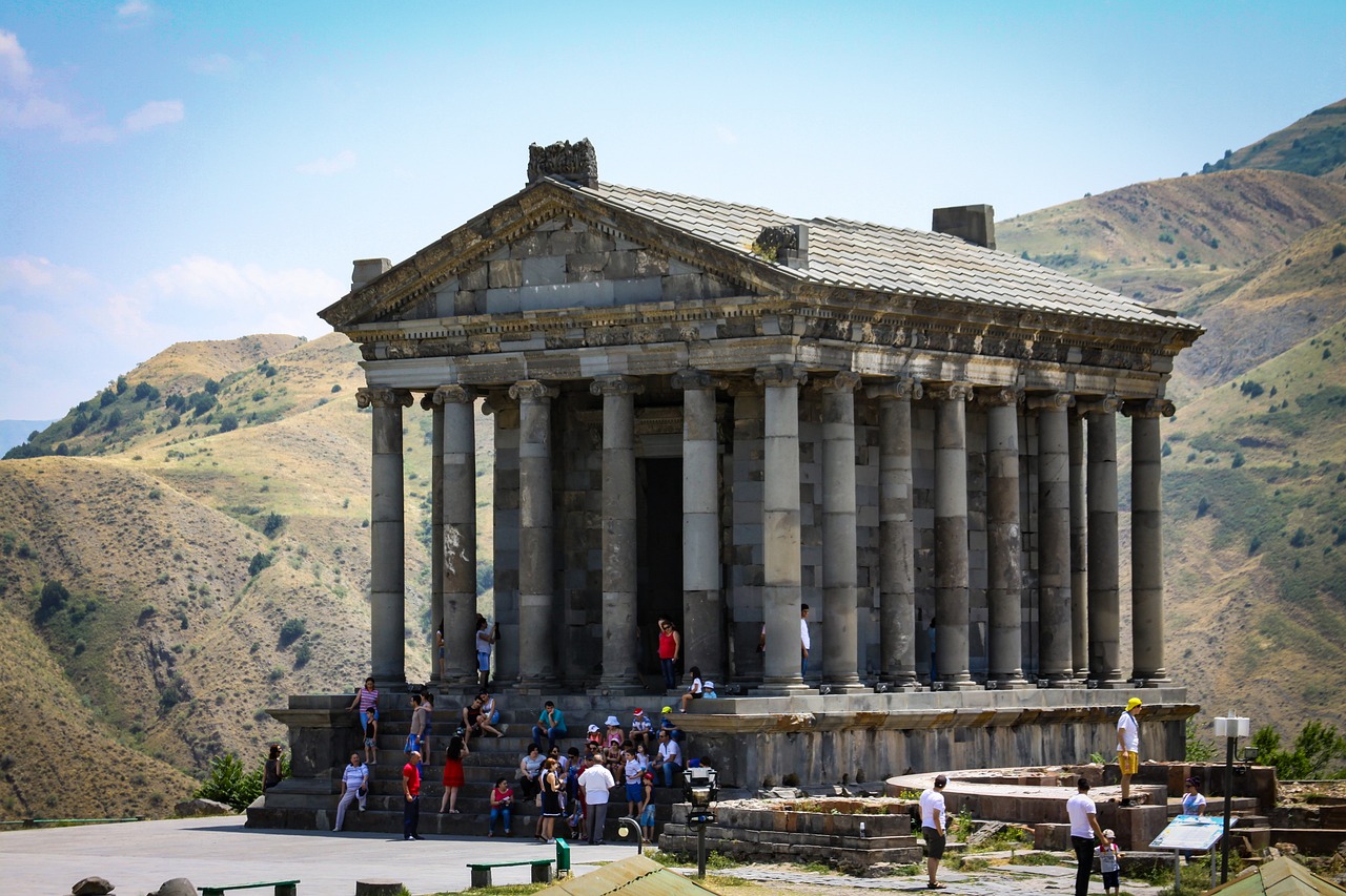 Du Lịch Armenia, Chiêm Ngưỡng Đền Garni Đẹp Tựa “Thành Cổ Acropolis” Của Hy Lạp