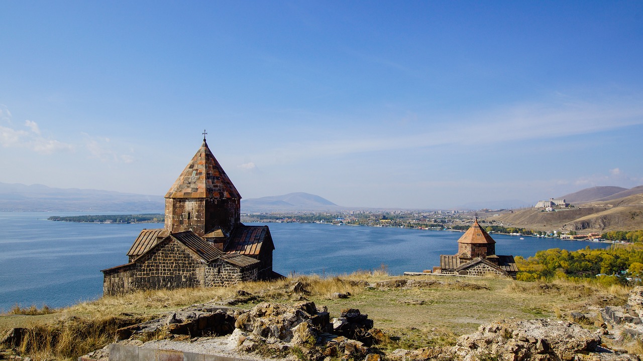 Du Lịch Armenia, mãn nhãn trước khung cảnh Hồ Sevan