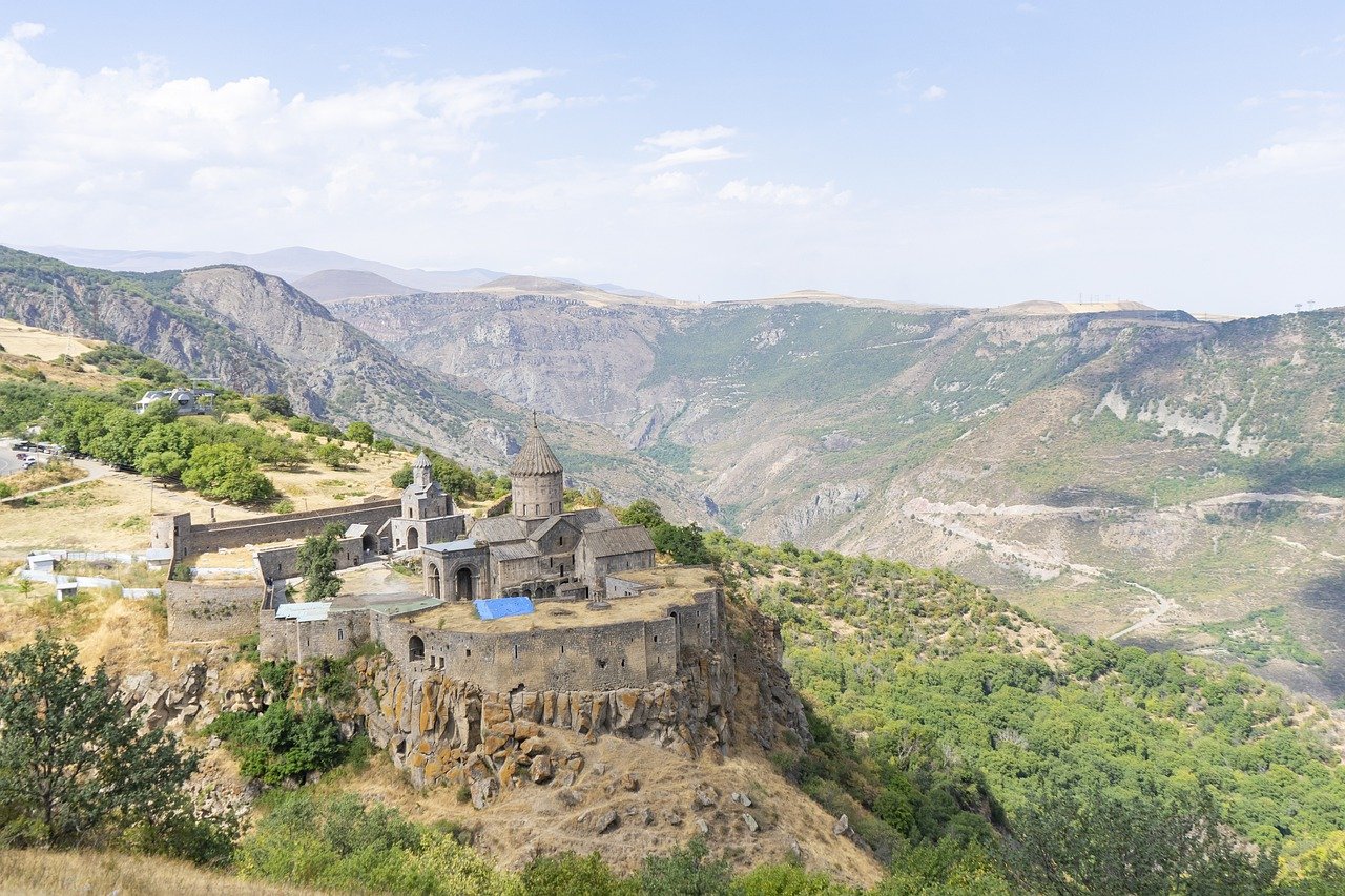 Kiệt Tác Tu Viện Tatev – Điểm Đến Hấp Dẫn Du Lịch Armenia