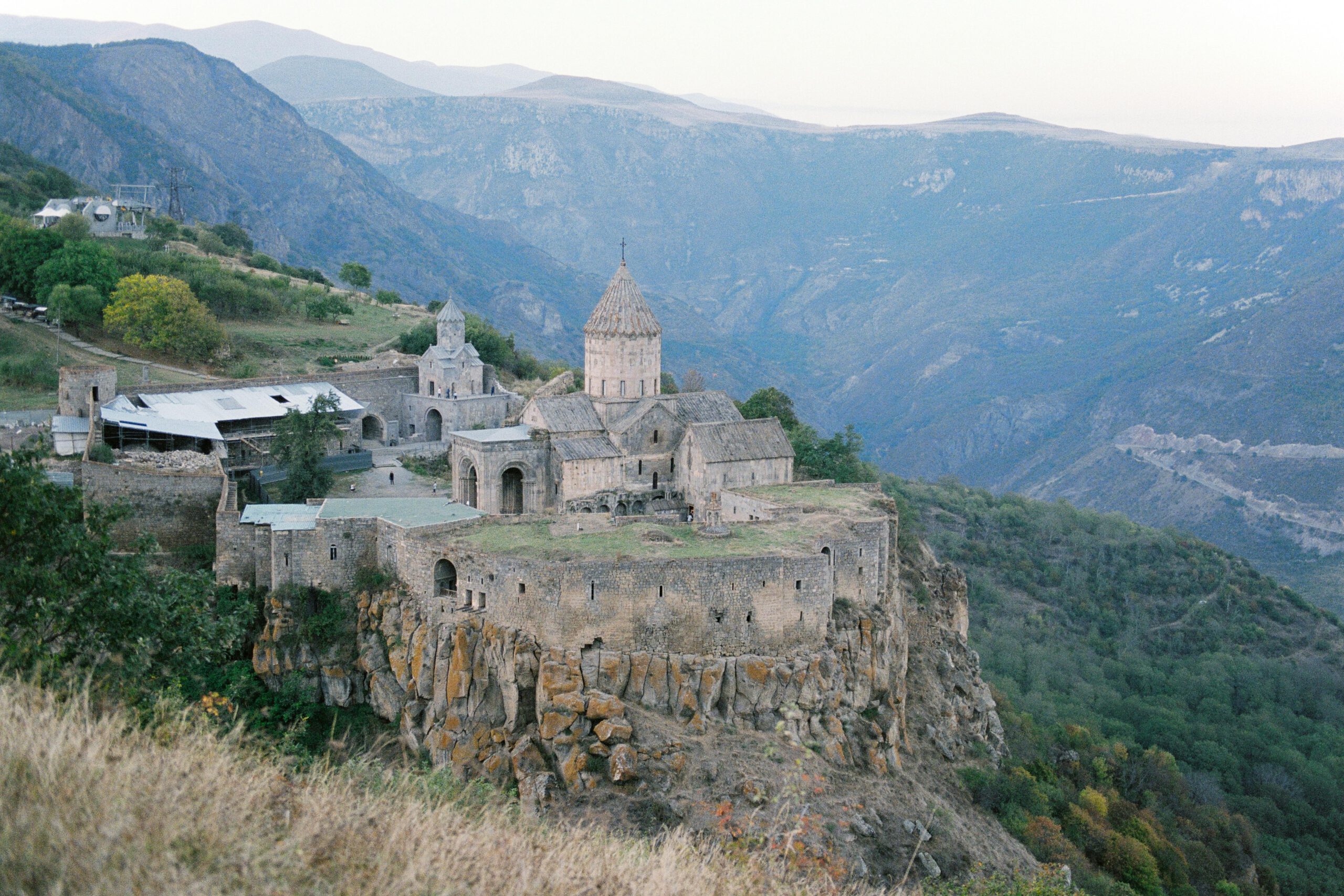 Kiệt Tác Tu Viện Tatev - Điểm Đến Hấp Dẫn Du Lịch Armenia