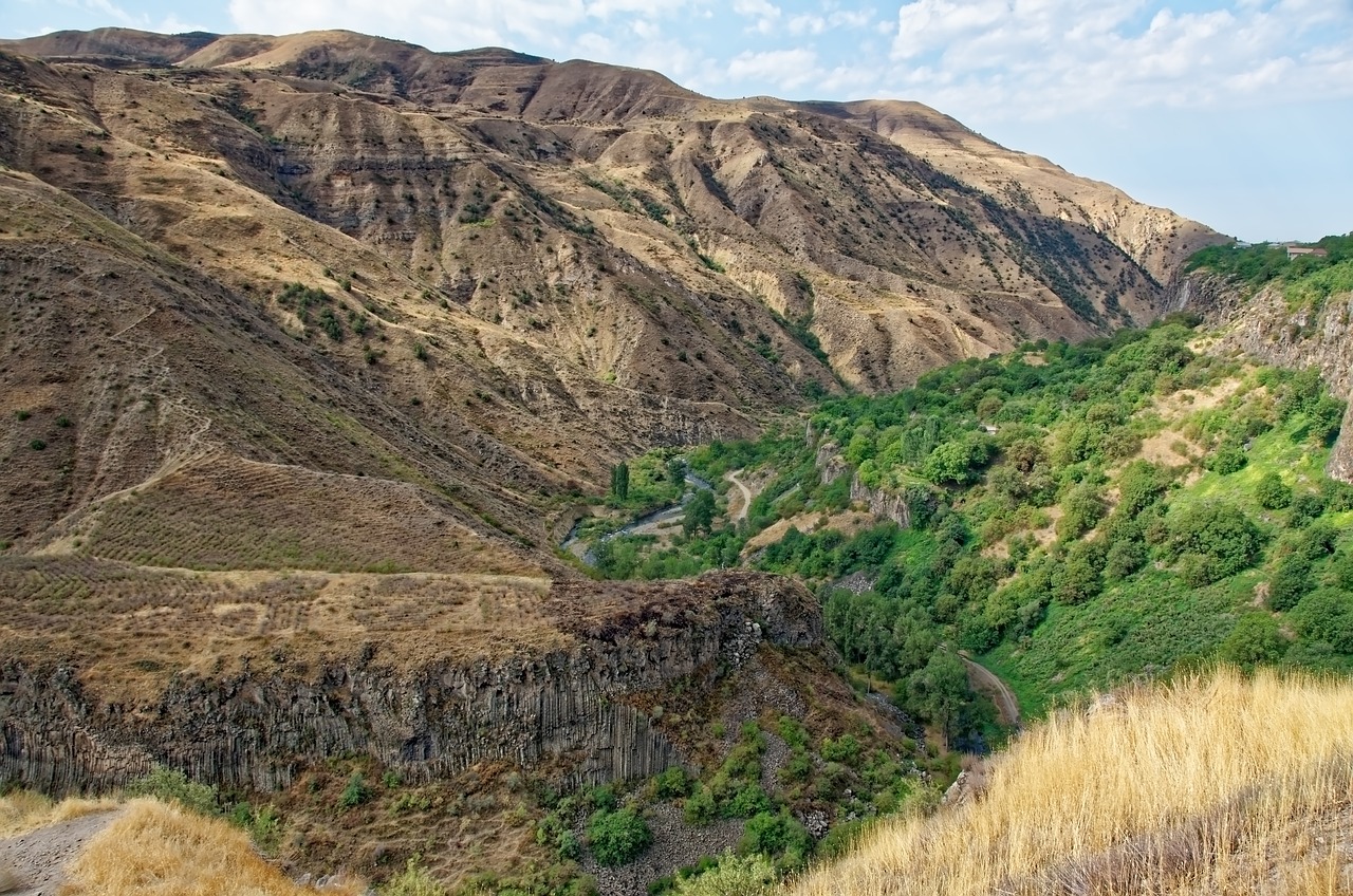 Du Lịch Armenia, thăm kỳ quan được Unesco công nhận: tu viện Geghard và thung lũng Azat