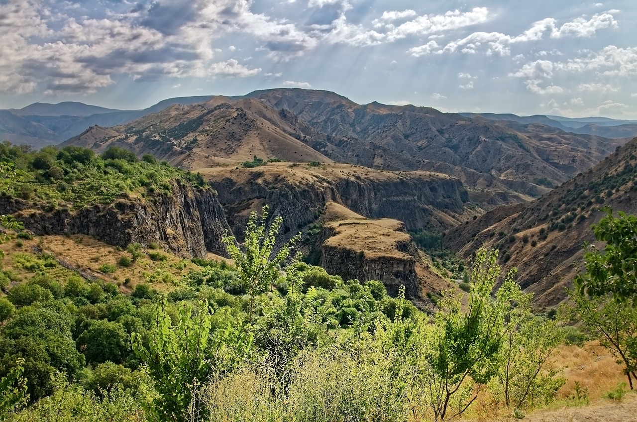 Du Lịch Armenia, thăm kỳ quan được Unesco công nhận: tu viện Geghard và thung lũng Azat