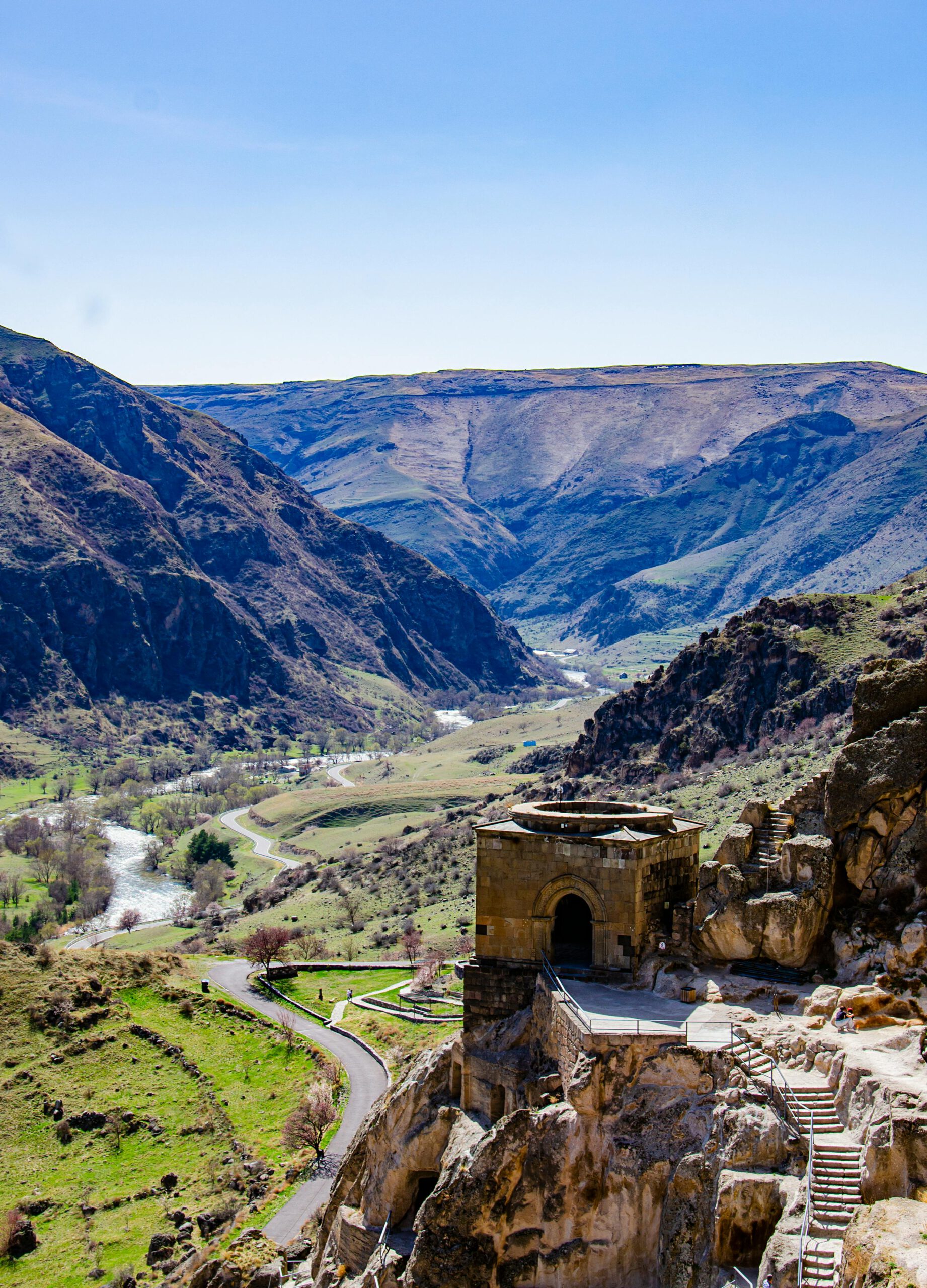 Du lịch Georgia, chiêm ngưỡng thị trấn hang động Vardzia tuyệt đẹp