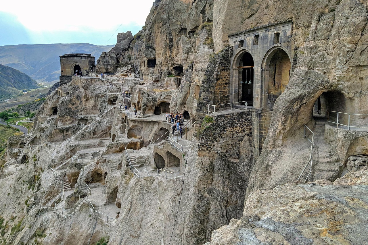 10 Trải Nghiệm Không Thể Bỏ Lỡ Khi Khám Phá Cung Đường Huyền Thoại Kavkaz 10 Trải Nghiệm Không Thể Bỏ Lỡ Khi Khám Phá Cung Đường Huyền Thoại Kavkaz