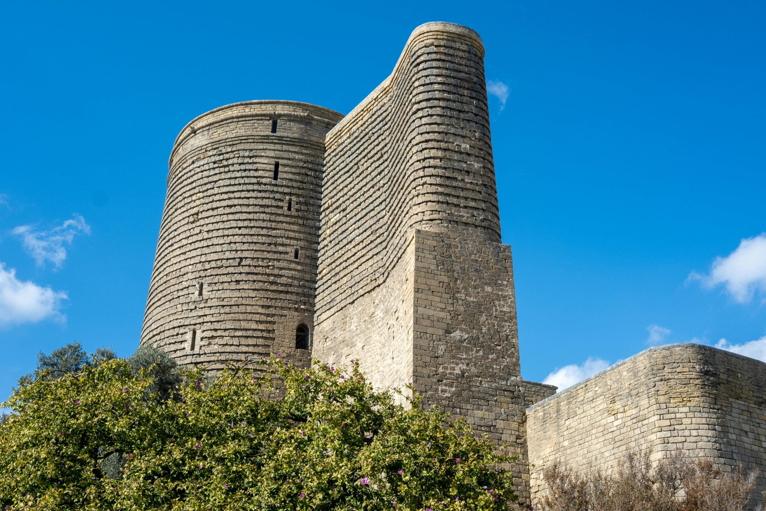 Tháp Maiden – Di sản UNESCO đầy bí ẩn của Azerbaijan Tháp Maiden – Di sản UNESCO đầy bí ẩn của Azerbaijan