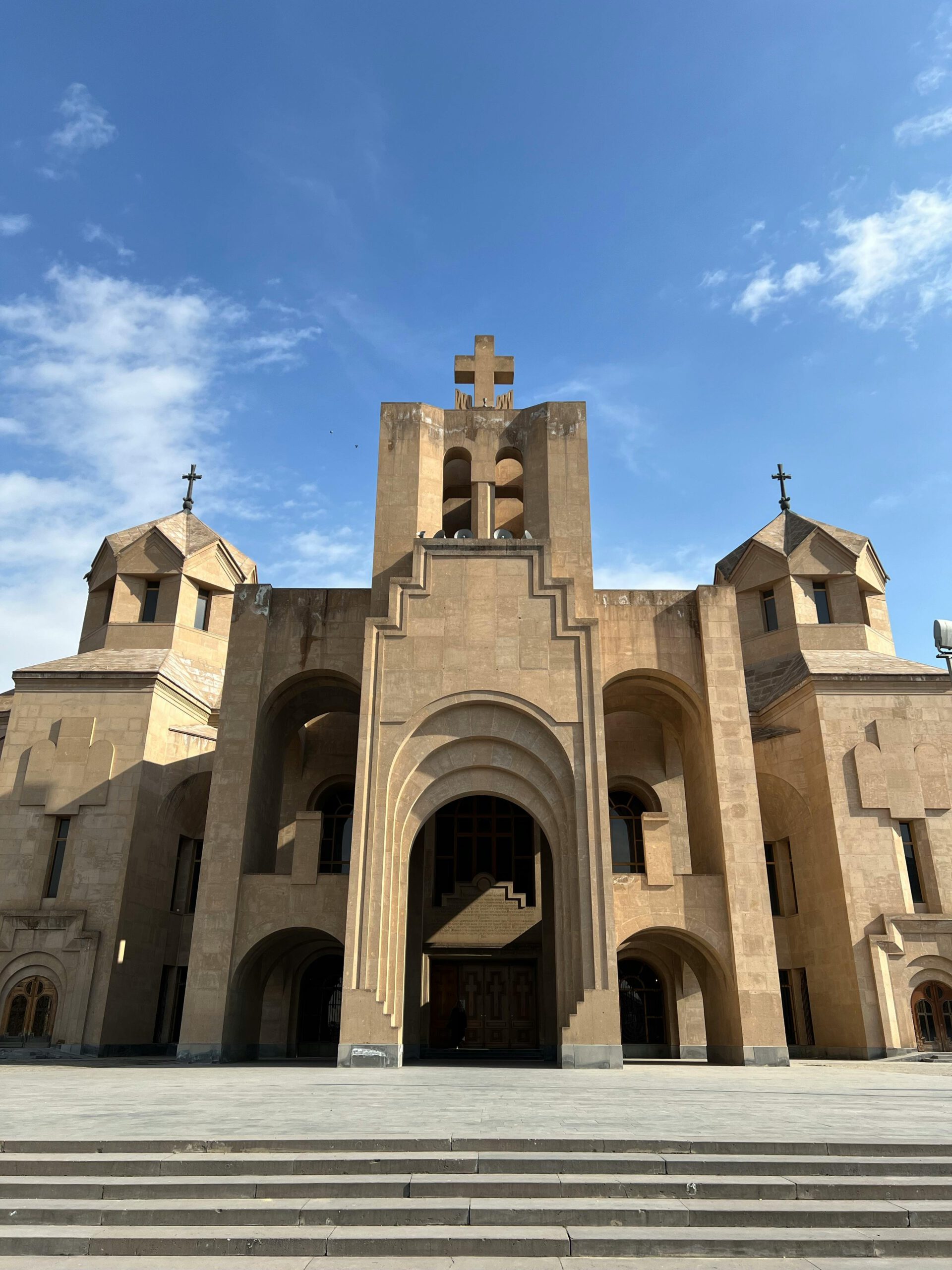 15 Điểm Đến Du Lịch Yerevan Hấp Dẫn Khiến Bạn Muốn Lên Đường Ngay 15 Điểm Đến Du Lịch Yerevan Hấp Dẫn Khiến Bạn Muốn Lên Đường Ngay